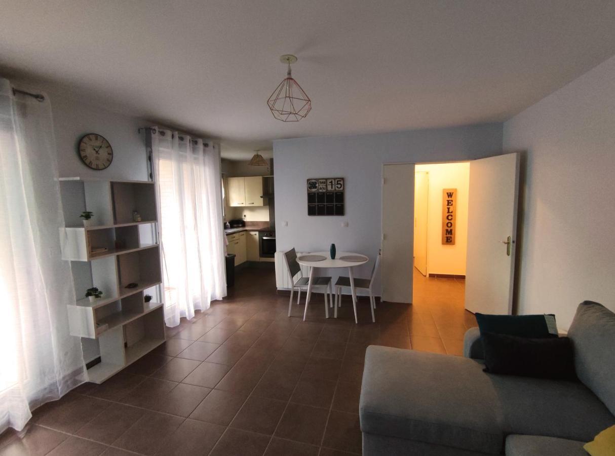 Appartement Avec Jardin Et Terrasse Pres De Paris Mantes-la-Jolie Exteriör bild