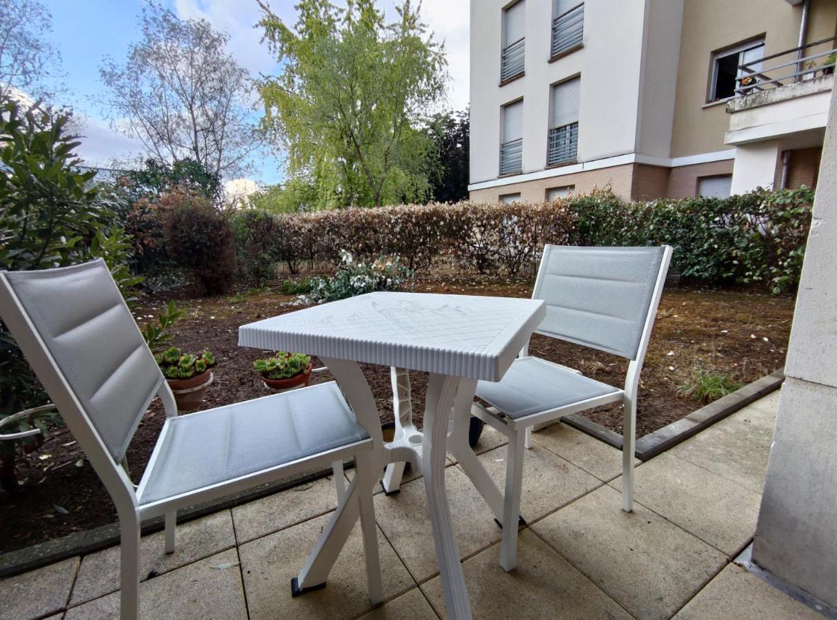 Appartement Avec Jardin Et Terrasse Pres De Paris Mantes-la-Jolie Exteriör bild